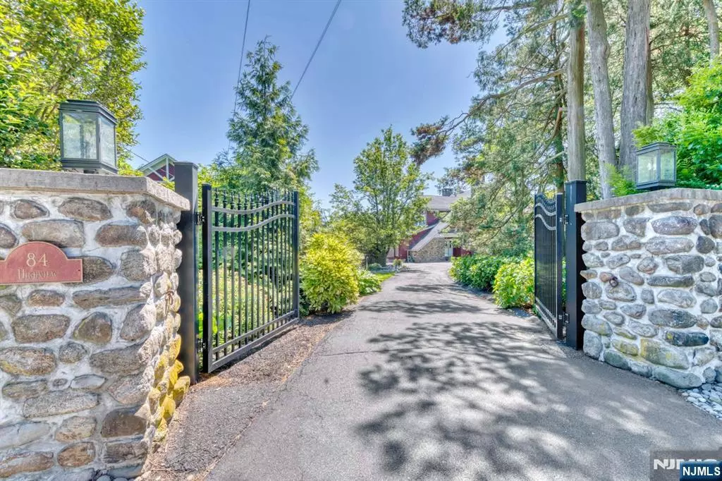 Nanuet, NY 10954,84 Highview AVE