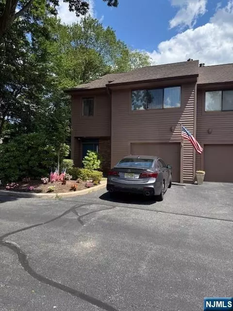 151 Winchester CT #151B, Twp Of Washington, NJ 07676