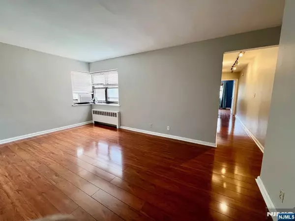 Fort Lee, NJ 07024,2337 Hudson TER #C11