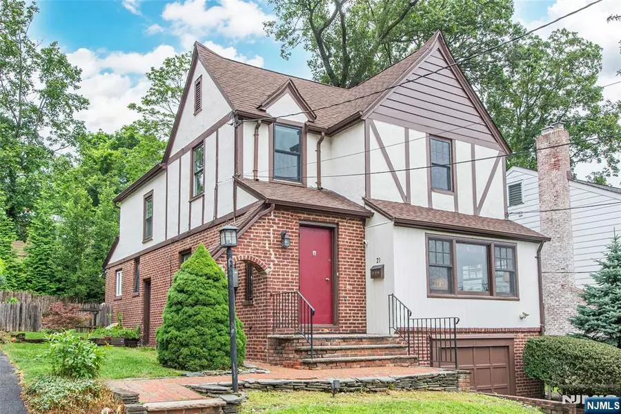 21 Burnett TER, West Orange, NJ 07052