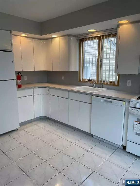 Fort Lee, NJ 07024,Address not disclosed