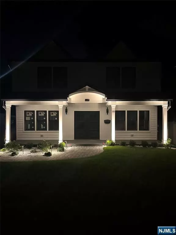 Paramus, NJ 07652,199 Midwood RD