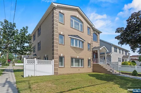 Lyndhurst, NJ 07071,731 Stuyvesant AVE #2