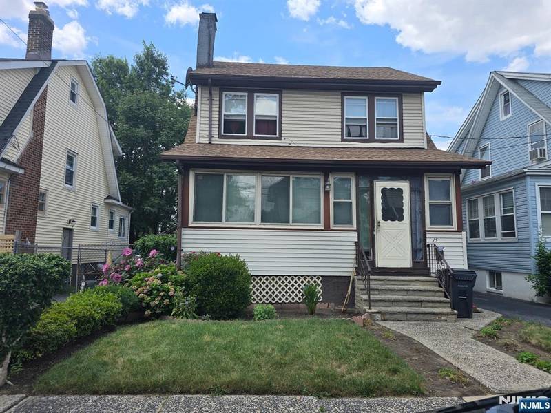 15 Richelieu PL, Newark, NJ 07106