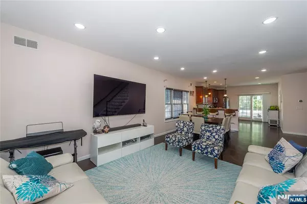Nutley, NJ 07110,95 Conover AVE #1