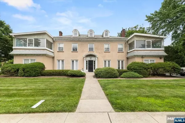 61 Glenwood RD, Englewood, NJ 07631