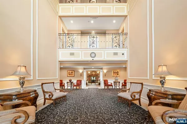 5 Tenakill Park #316, Cresskill, NJ 07626