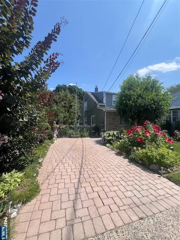 Clifton, NJ 07013,52 La Salle AVE #1