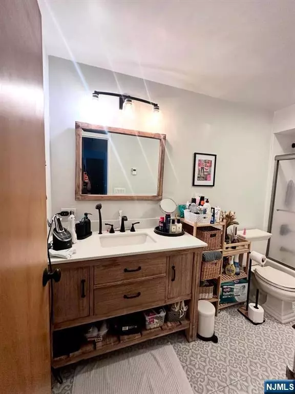 Little Ferry, NJ 07643,460 Liberty ST #105