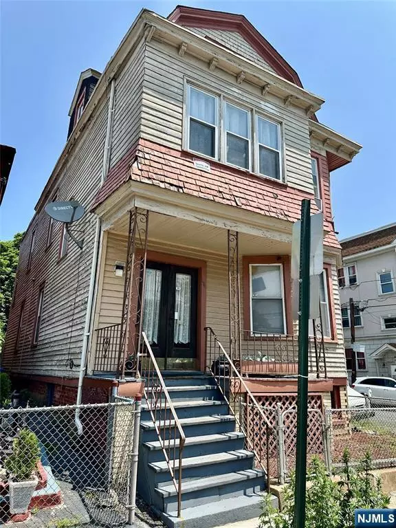 Irvington, NJ 07111,156 19th AVE
