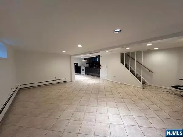 Fairview, NJ 07022,378 Park AVE #Gr Fl/Base