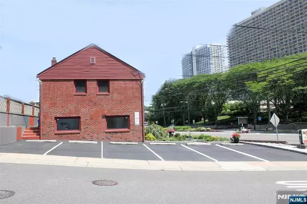 Fort Lee, NJ 07024,1509 Palisade AVE #1st Floor