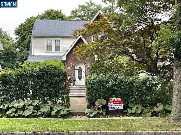 135 Rockwood PL, Englewood, NJ 07631