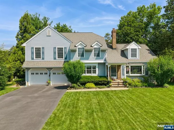 76 Mountain AVE, Pequannock Township, NJ 07444