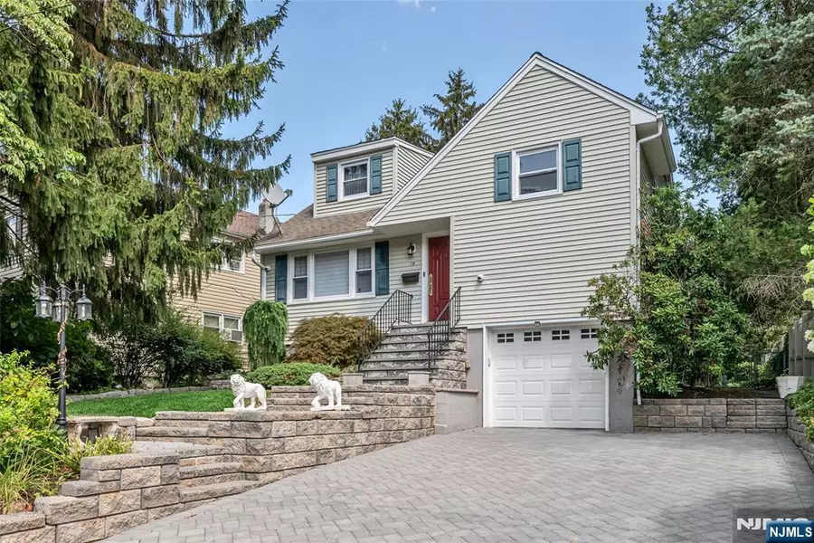 15 Spruce AVE, Emerson, NJ 07630