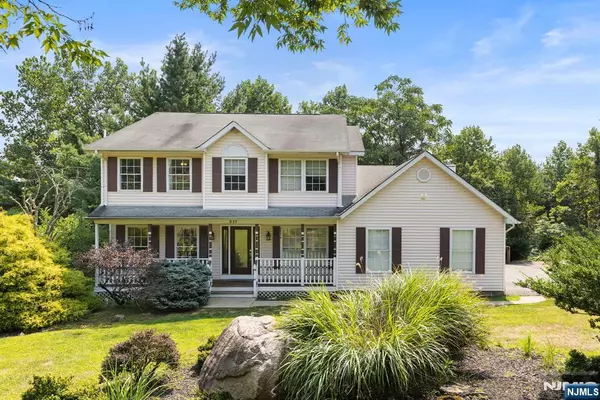 517 Kings Point TRL, Franklin Lakes, NJ 07417