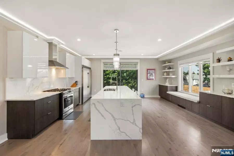 30 Henry AVE #B, Palisades Park, NJ 07650