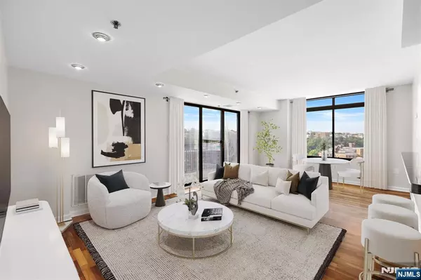 700 1st ST #13D, Hoboken, NJ 07030