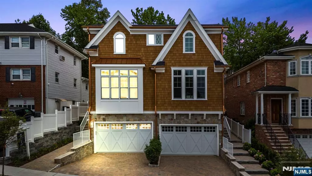 518 4th ST #B, Palisades Park, NJ 07650