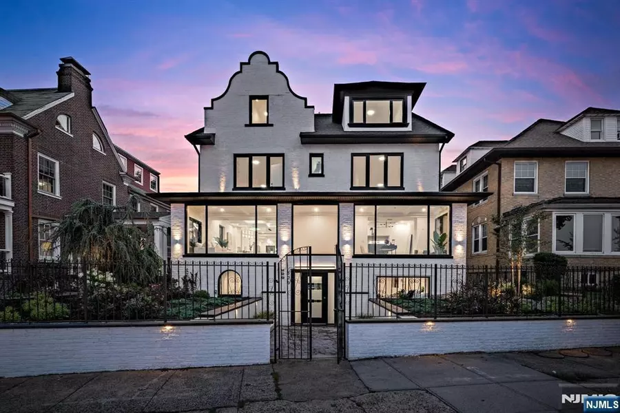 829 Boulevard East, Weehawken, NJ 07086