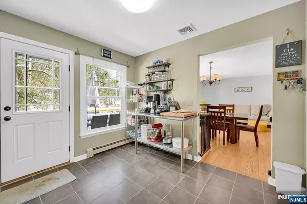 West Milford, NJ 07421,48 Bayonne DR