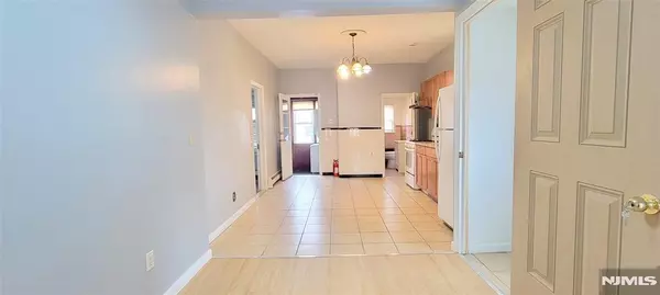 Harrison, NJ 07029,122 Cross ST #2