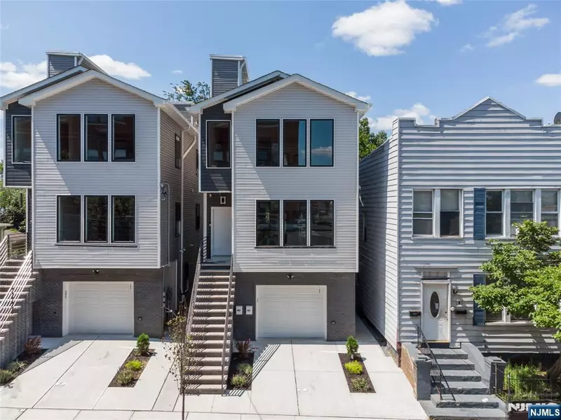 185 Gates AVE, Jersey City, NJ 07305