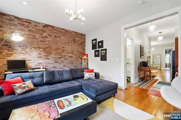 275 5th ST #2, Jersey City, NJ 07302
