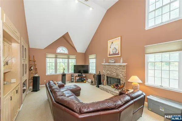 Wayne, NJ 07470,106 Pancake Hollow DR