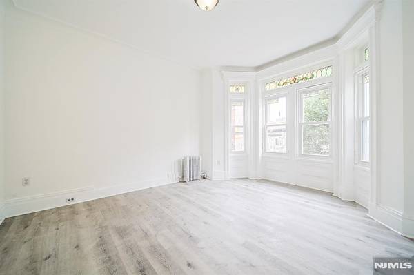 5302 Hudson AVE #2nd Fl, West New York, NJ 07093