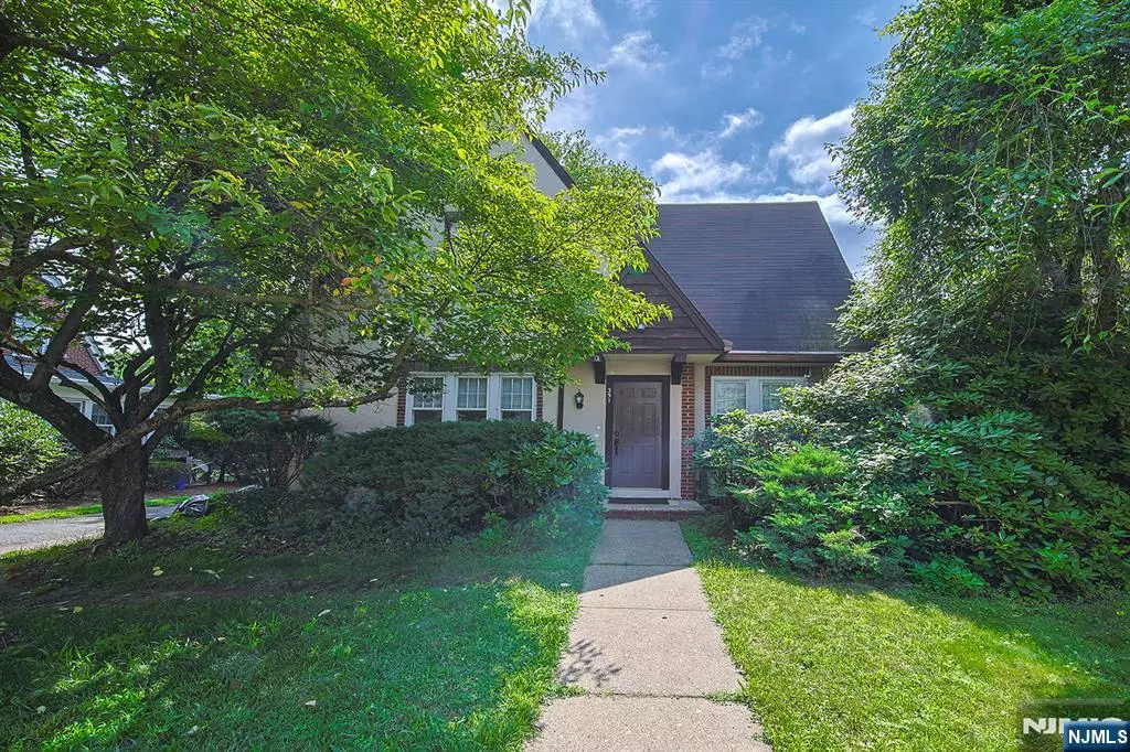 Closter, NJ 07624,351 Closter Dock RD