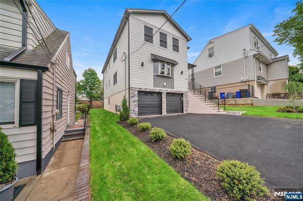 800 Pleasantview TER #2nd Floor, Ridgefield, NJ 07657