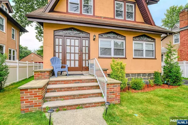 Fort Lee, NJ 07024,1128 Edgewood LN