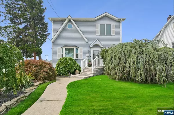 108 Elm ST, Elmwood Park, NJ 07407