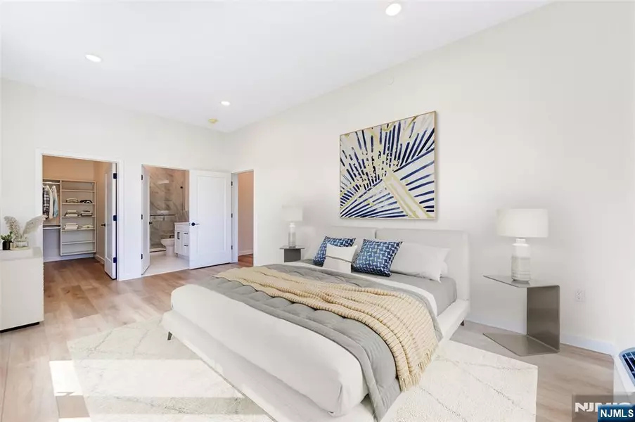 51 Queen Anne RD #404, Bogota, NJ 07603