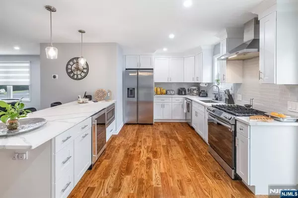 Wanaque, NJ 07465,6 Stanley WAY