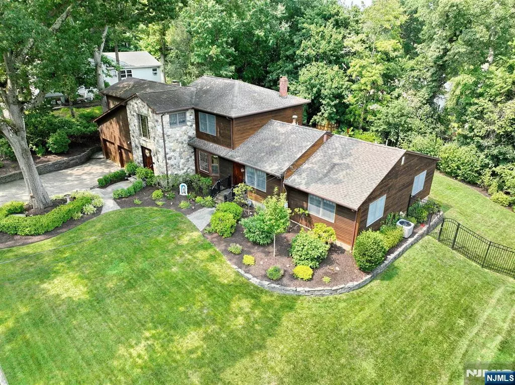 Park Ridge, NJ 07656,140 Midland AVE