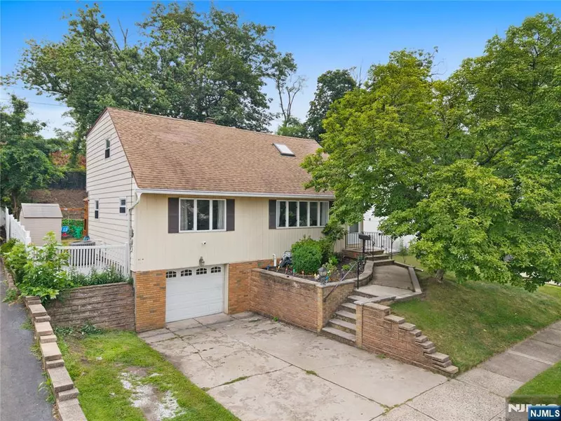 90 Doherty DR, Clifton, NJ 07013
