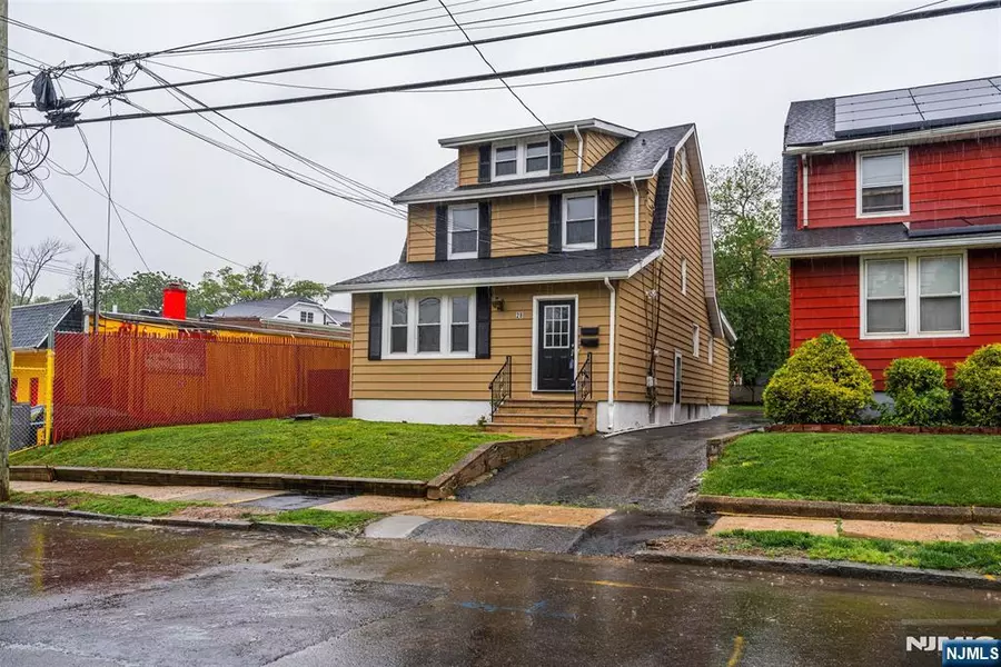 28 Beechwood PL, Irvington, NJ 07111