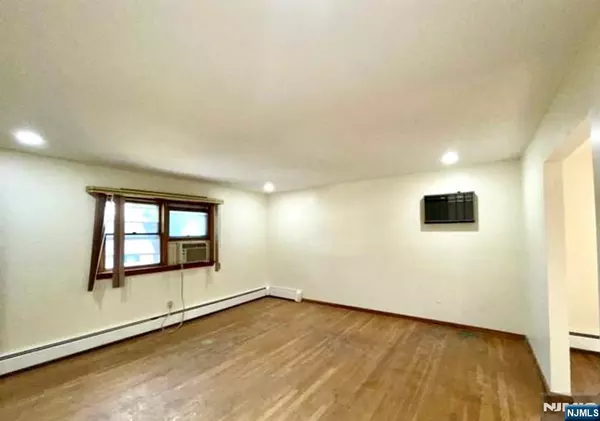 Little Ferry, NJ 07643,10 Millo CT #2