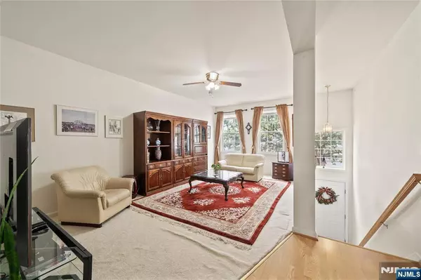 Clifton, NJ 07013,23 Carrington PL #57