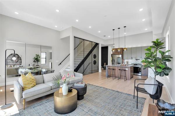 134 Manhattan AVE #2, Jersey City, NJ 07307