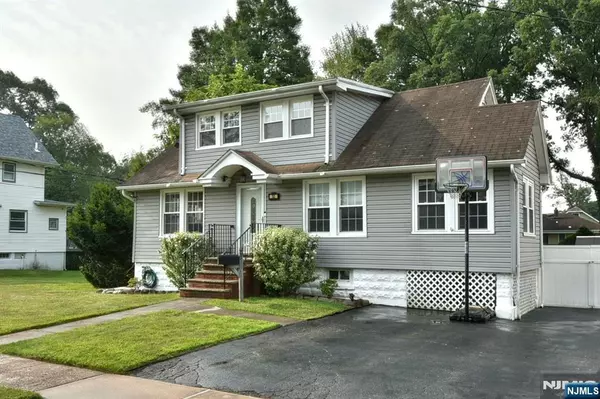 Waldwick, NJ 07463,32 Bergen AVE