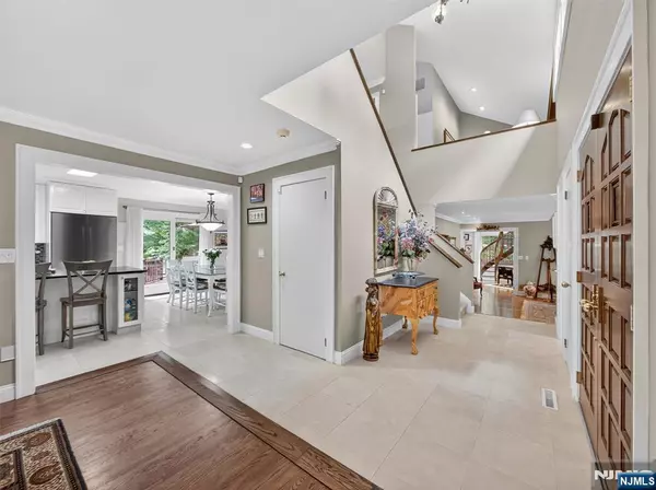 Montvale, NJ 07645,6 Timberland TRL