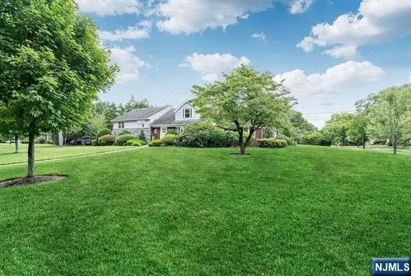 Glen Rock, NJ 07452,32 Lowell RD