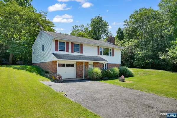 14 Lincoln AVE, West Milford, NJ 07480
