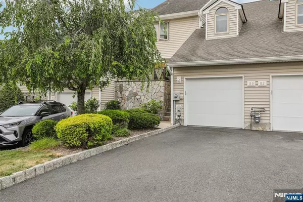 West Orange, NJ 07052,80 Davey DR