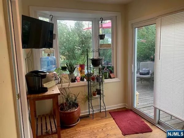 Teaneck, NJ 07605,166 Herrick
