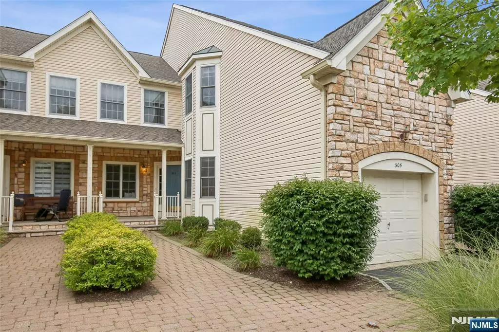 Livingston, NJ 07039,305 Binghampton LN