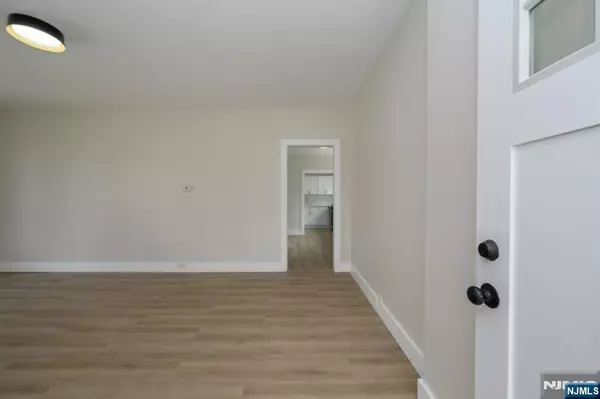 Teaneck, NJ 07666,35 Amsterdam AVE